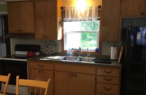 Sturgeon Bay Cottage | Trillium Cottage, Family & Pet Friendly Retreat on Sand Bay Point in Door County