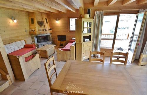 Le Chinaillon Apartment | Triplex 8 pers. en Chalet Traditionnel, Pied des Pistes, Terrasse, Balcon, Parking - FR-1-458-164