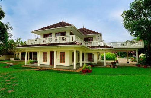 Champakulam Resort | Triveny River Palace