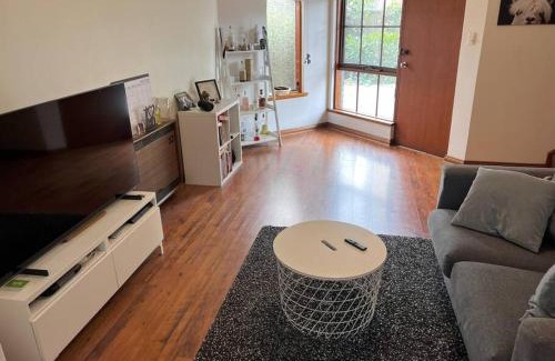Glenelg House | Troobloo Townhouse in heart of Glenelg