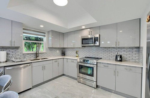 Tropic Palms House | Tropic Home great for fishing 🎣