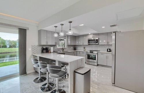 Tropic Palms House | Tropic Home great for fishing 🎣