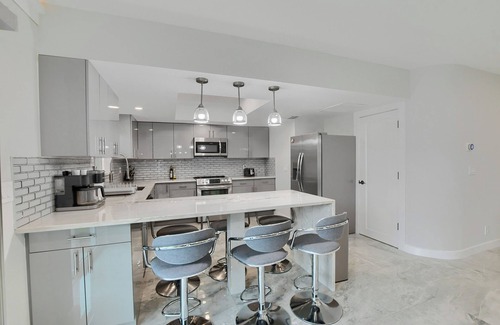 Tropic Palms House | Tropic Home great for fishing 🎣