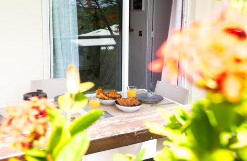 Saint-Francois Apartment | Tropical Cocooning