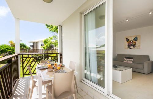 Saint-Francois Apartment | Tropical Cocooning
