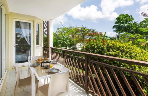 Saint-Francois Apartment | Tropical Cocooning
