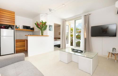 Saint-Francois Apartment | Tropical Cocooning