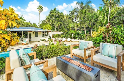 Biscayne Park House | Tropical garden Villa w/ pool, game room, fire pit