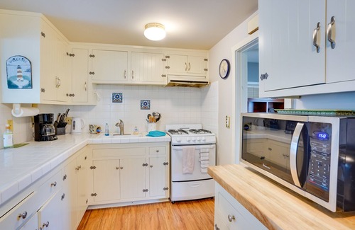 Avalon House | Tropical Island Escape w/Deck, Walk to Avalon Bay