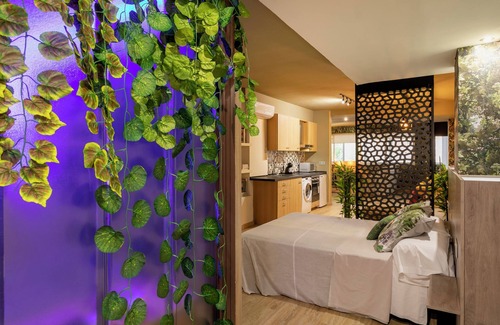 Ensanche Diputacion Apartment | TROPICAL LOFT ALICANTE (Near the Real Club de Regatas)
