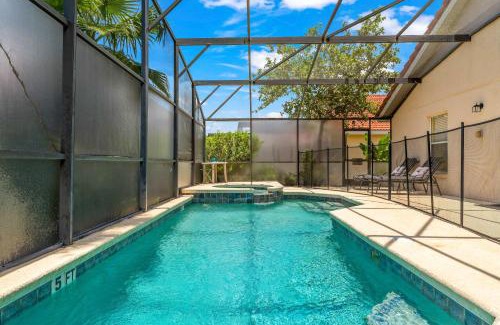 Solana House | Tropical Oasis on Hypolita