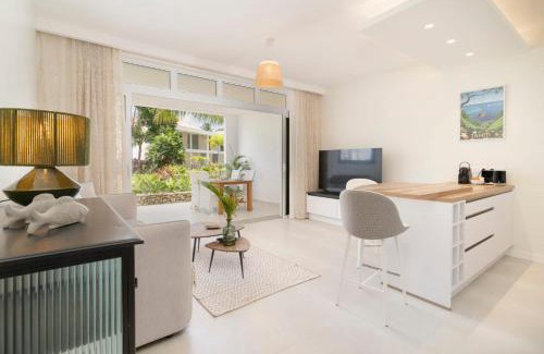 Paea Apartment | Tropical paradise luxury