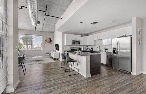 St. Petersburg - Clearwater Apartment | Tropicana Stadium 2 Bed In DWTWN W/Free Parking