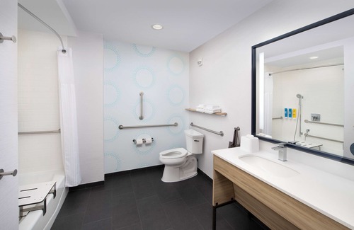 North Charleston Hotel | Tru by Hilton Charleston Ashley Phosphate