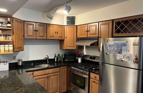 North Troy Condo | True Ski-in Ski-out! Walk to hotel-waterpark-golf