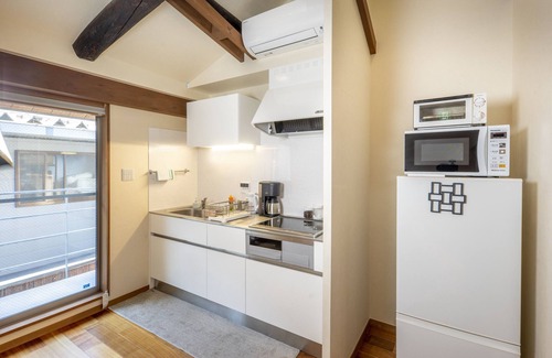 Sannenzaka Ninenzaka Ski Chalet | Tsukinowacho - Exquisite machiya with modern design