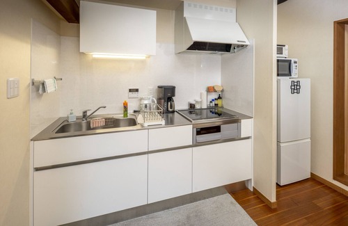 Sannenzaka Ninenzaka Ski Chalet | Tsukinowacho - Exquisite machiya with modern design