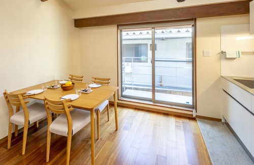 Sannenzaka Ninenzaka Ski Chalet | Tsukinowacho - Exquisite machiya with modern design