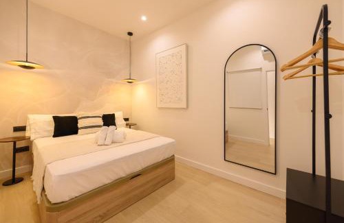 Barrio de La Latina Apartment | Tu hogar en la ciudad piso de 3 habitaciones 3 baños y todo el confort moderno Madrid AGU23