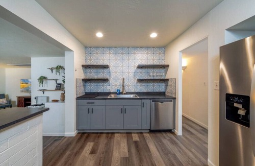 Tucson House | Tudor (Joel) -