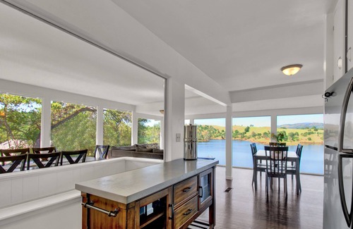 Jamestown House | Tulloch Lake House! Panoramic Views, Private Dock & Hot Tub