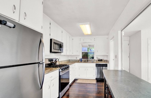 Jamestown House | Tulloch Lake House! Panoramic Views, Private Dock & Hot Tub