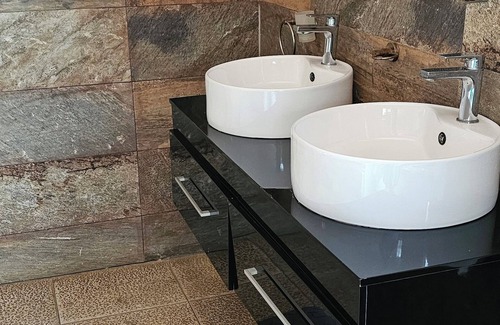 Lusaka Central Cabin | TumTowa Luxury