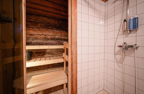Yllasjarvi Ski Chalet | Tunturipirtti Ylläs by Aavalevi Holidays