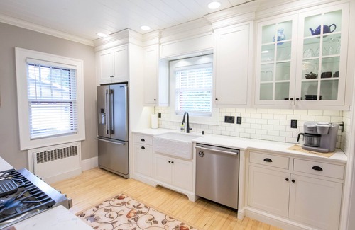 Two Rivers House | Turn of the Century Craftsman Home minutes to Downtown and the Beach