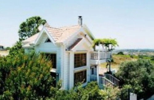 Givat Nili House | Tuscan-Style Villa 2
