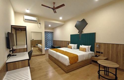 Varagampadi Resort | Tuskers Hill Banquets by Poppys - Anaikatti