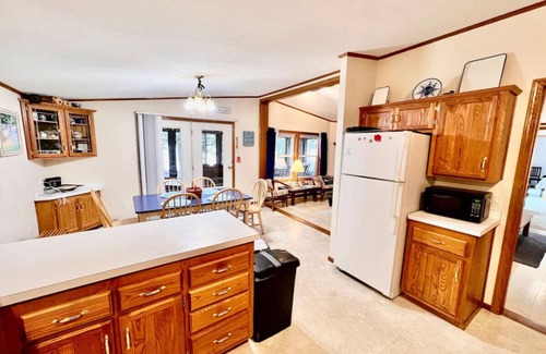Rowleys Bay House | Twin Peaks at Sand Bay