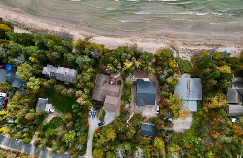 Rowleys Bay House | Twin Peaks at Sand Bay