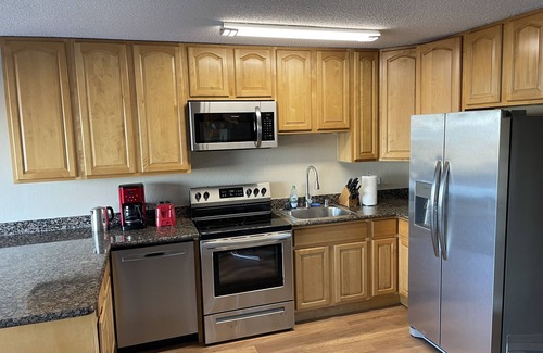Upper Market Apartment | ❤️ Twin Peaks, Luxury Apt, Great View, Parking, Laundry, BBQ, Patio
