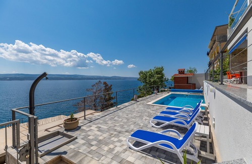 Celina Apartment | Two bedroom apartment near beach Zavode, Omiš (A-1021-a)