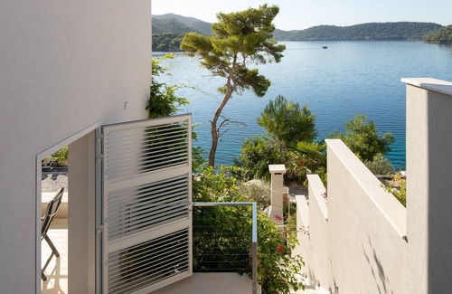 Pasadur Apartment | Two bedroom apartment near beach Pasadur, Lastovo (A-24472-a)