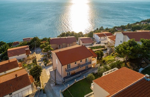 Stanici Apartment | Two bedroom apartment with terrace and sea view Stanići, Omiš (A-18676-a)
