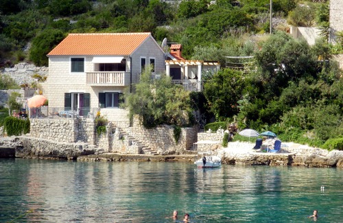 Cove Donja Krusica (Donje selo) Apartment | Two bedroom apartment near beach Cove Donja Kruščica - Donja Krušica, Šolta (A-11146-a)