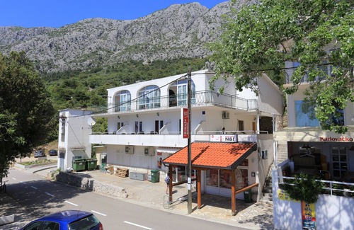 Zivogosce Apartment | Two bedroom apartment with balcony and sea view Živogošće - Porat, Makarska (A-18218-b)