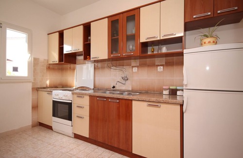 Slatine Apartment | Two bedroom apartment with balcony and sea view Slatine, Čiovo (A-8658-a)