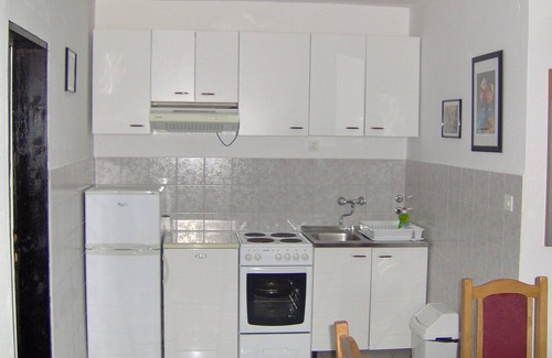 Cove Makarac (Milna) Apartment | Two bedroom apartment with terrace Milna, Brač (A-14961-b)