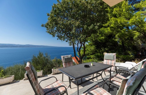 Stanici Apartment | Two bedroom apartment with terrace and sea view Stanići, Omiš (A-20107-c)