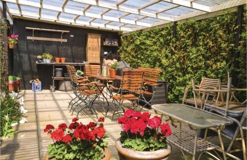 Skaven Strand House | Two-Bedroom Holiday Home In Tarm