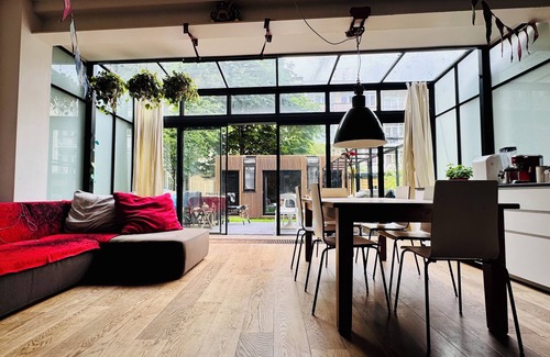 Amsterdam West Apartment | Two-bedrooms apartment walking distance to the city centre