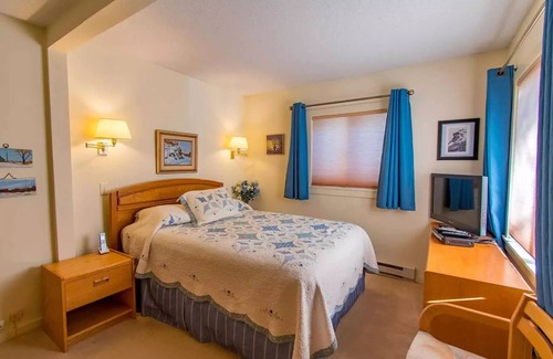 Bartlett Resort | Two bedrooms resort unit at the base of Attitash Mountain Ski Resort