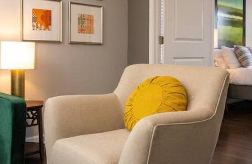 Mount Auburn Apartment | Two Comfy Condos Near City Center OTR UC Zoo