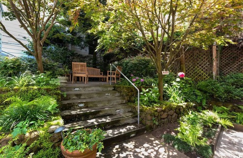 Lower Haight House | Two Double Room, Metro Hotel, Artistic Comfort, Close to From Golden Gate Park