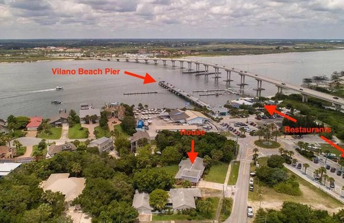 Vilano Beach House | TWO LIVING QUARTERS, 6MIN WALK TO BEACH, FEW STEPS FROM RESTAURANTS