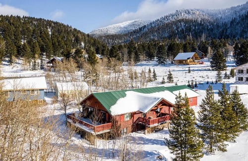Island Park House | Two Mile Cabin - Great family cabin with a sauna near Yellowstone Park!