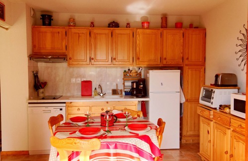 Thollon-les-Memises Apartment | Two rooms 200m from the cable car, parking, high-speed wifi, large terrace